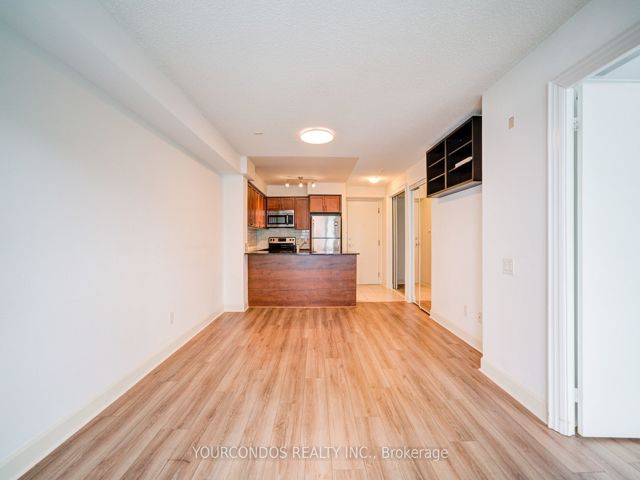 829 - 525 Wilson Ave