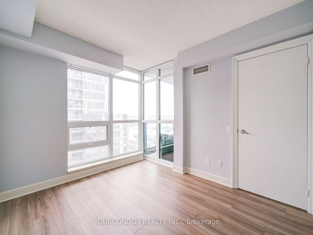 829 - 525 Wilson Ave