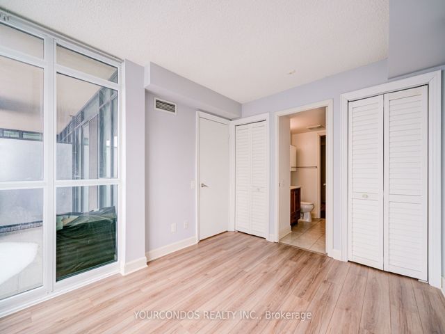 829 - 525 Wilson Ave