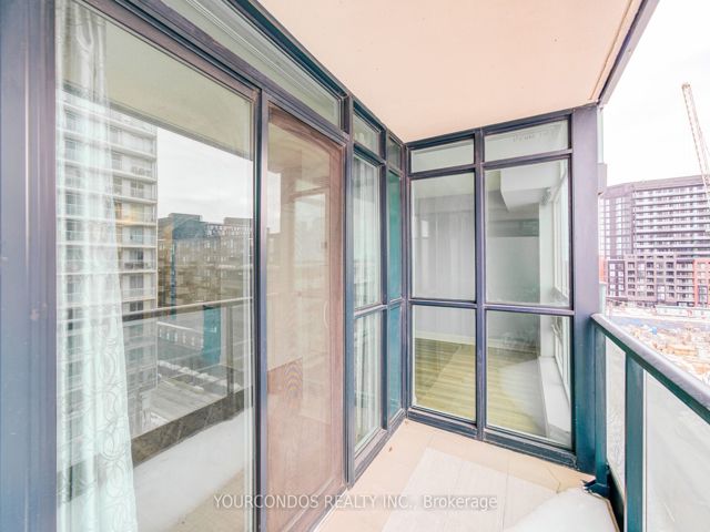 829 - 525 Wilson Ave