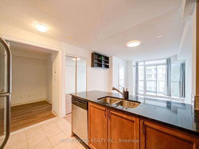 829 - 525 Wilson Ave