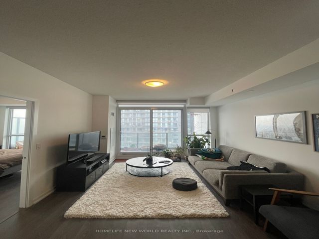 1001 - 32 Forest Manor Rd