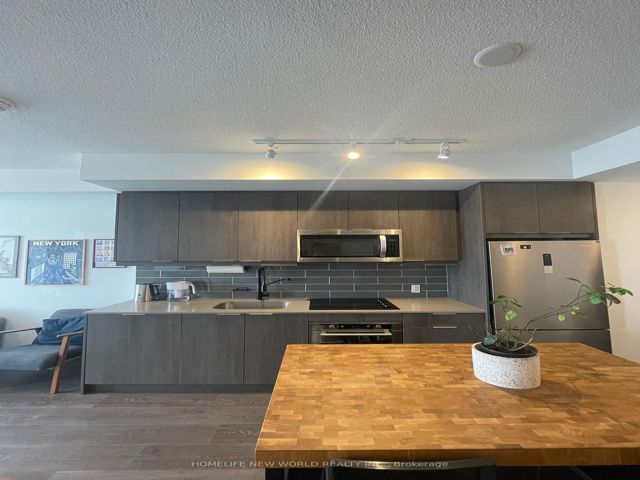1001 - 32 Forest Manor Rd