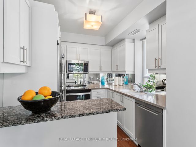 201 - 1801 Bayview Ave