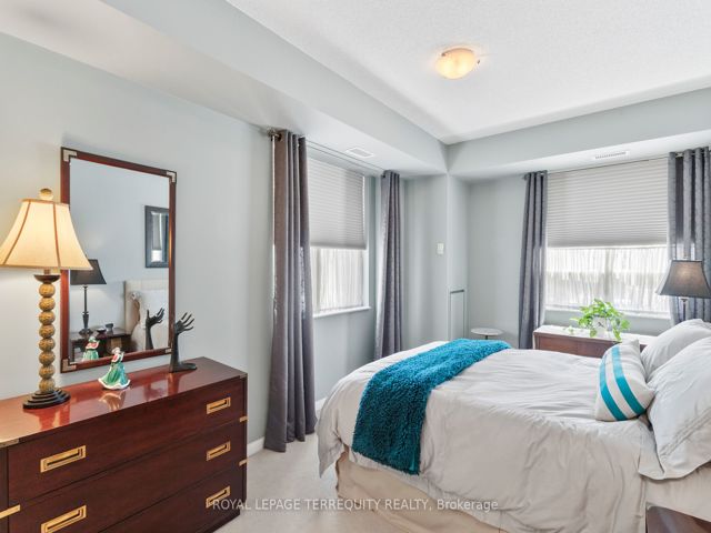 201 - 1801 Bayview Ave