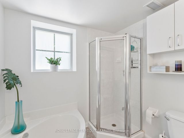 201 - 1801 Bayview Ave