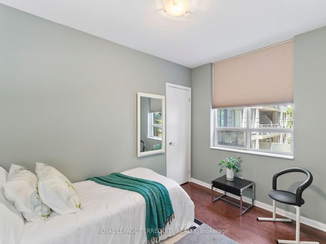 201 - 1801 Bayview Ave