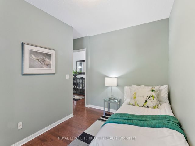 201 - 1801 Bayview Ave