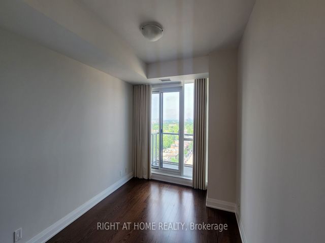 1309 - 530 St Clair Ave W