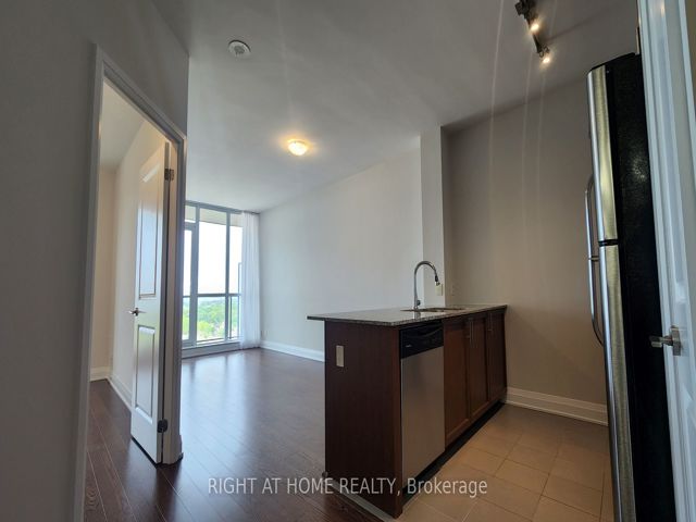 1309 - 530 St Clair Ave W