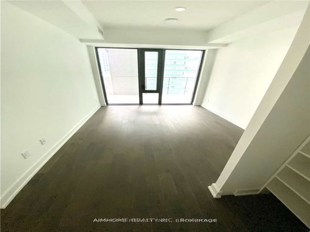 1206 - 25 Richmond St E