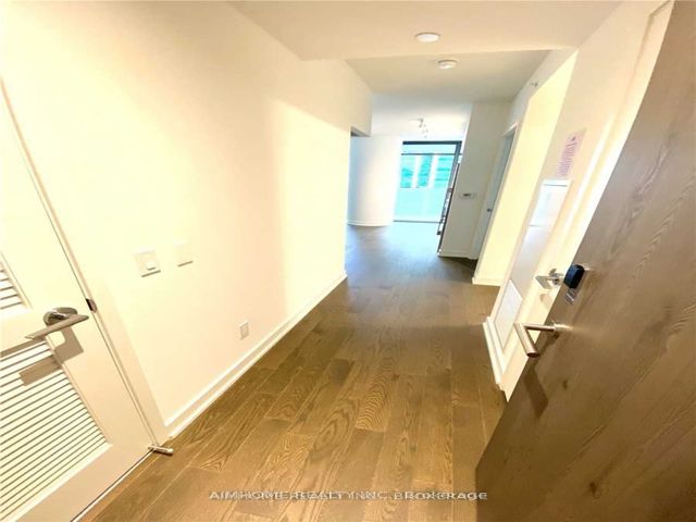 1206 - 25 Richmond St E