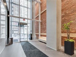 1002 - 15 Grenville St