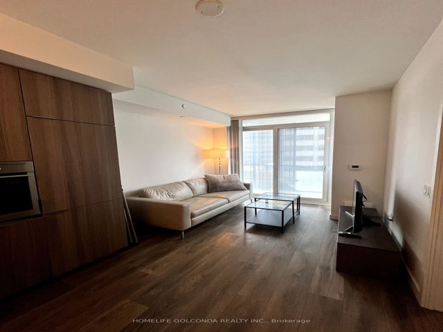 504 - 8 Eglinton Ave E