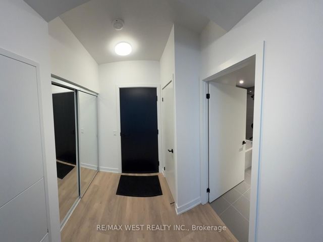 2108 - 127 Broadway Ave