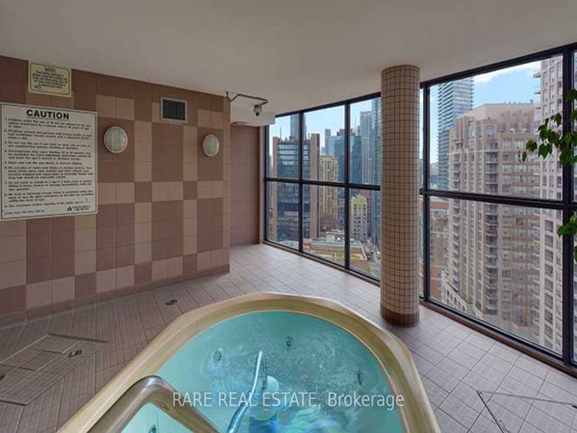 203 - 24 Wellesley St SW