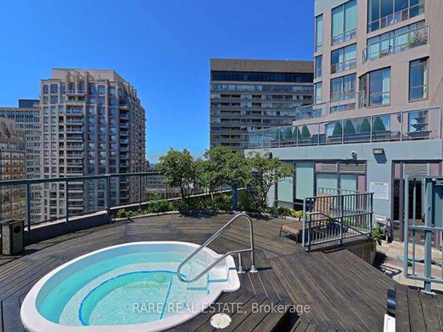 203 - 24 Wellesley St SW