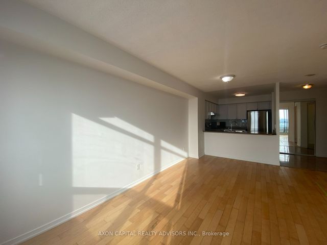 2217 - 8 Hillcrest Ave