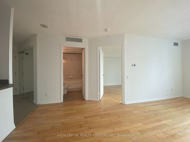 2217 - 8 Hillcrest Ave
