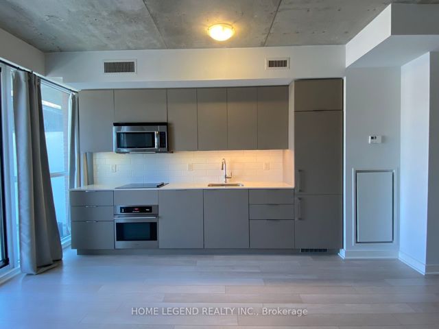 203 - 5 Hanna Ave