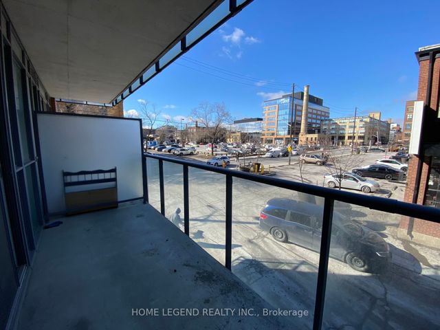 203 - 5 Hanna Ave