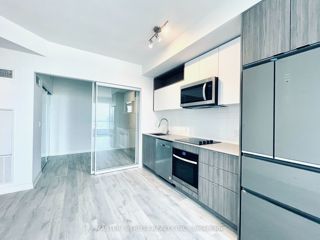 2806 - 70 Princess St