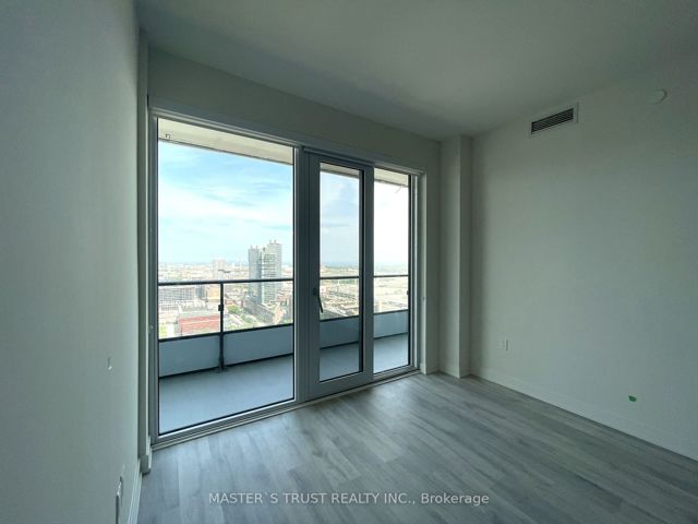 2806 - 70 Princess St