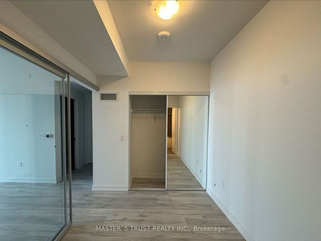 2806 - 70 Princess St