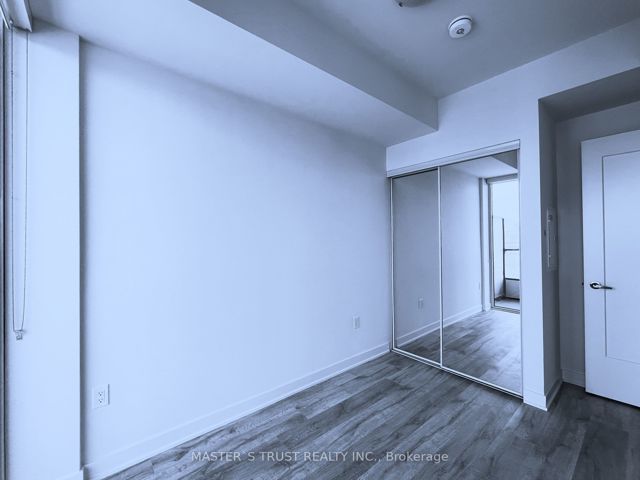 2806 - 70 Princess St