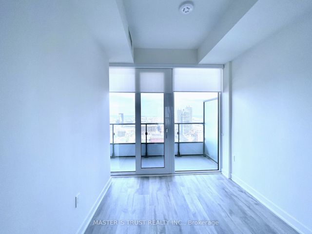 2806 - 70 Princess St
