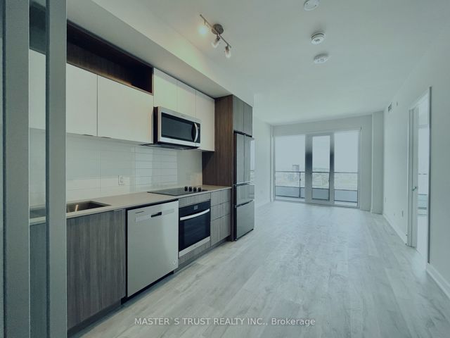 2806 - 70 Princess St