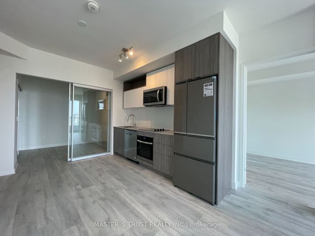 2806 - 70 Princess St
