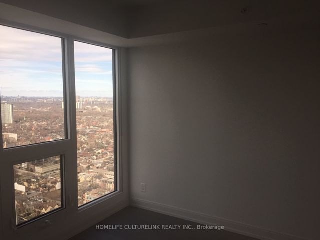5215 - 181 Dundas St E