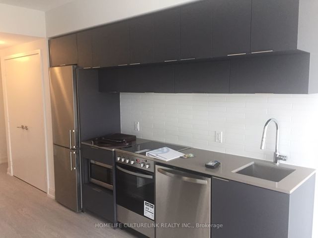 5215 - 181 Dundas St E