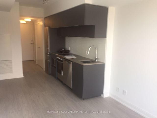 5215 - 181 Dundas St E