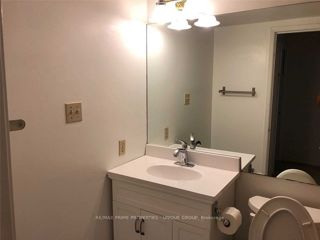 504 - 717 Bay St