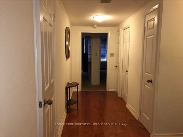 504 - 717 Bay St