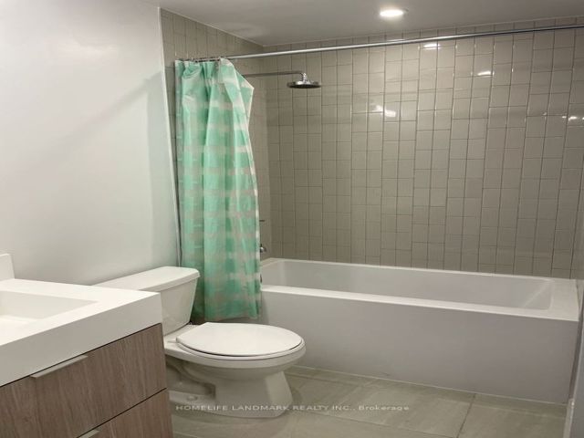 318 - 35 Tubman Ave
