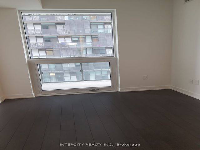 1407 - 39 Roehampton Ave