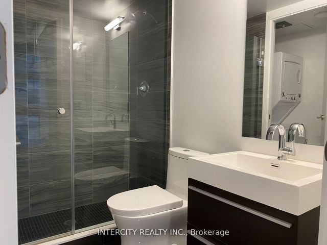 1407 - 39 Roehampton Ave