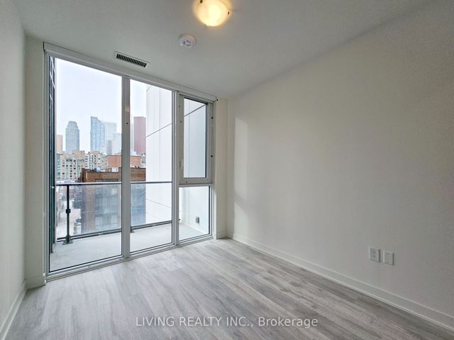 424 - 135 Lower Sherbourne St