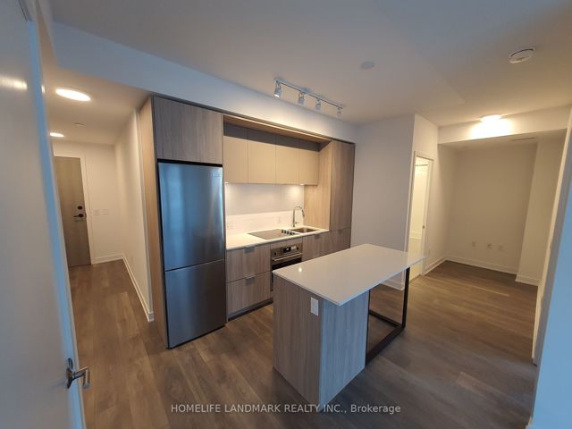 916 - 35 Tubman Ave S