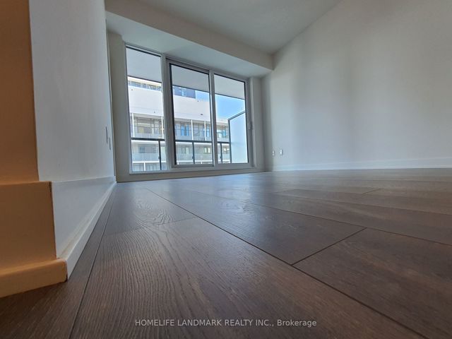 916 - 35 Tubman Ave S