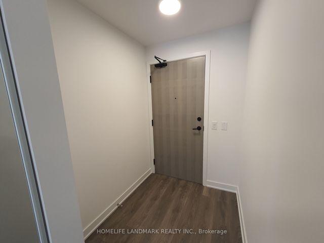 916 - 35 Tubman Ave S