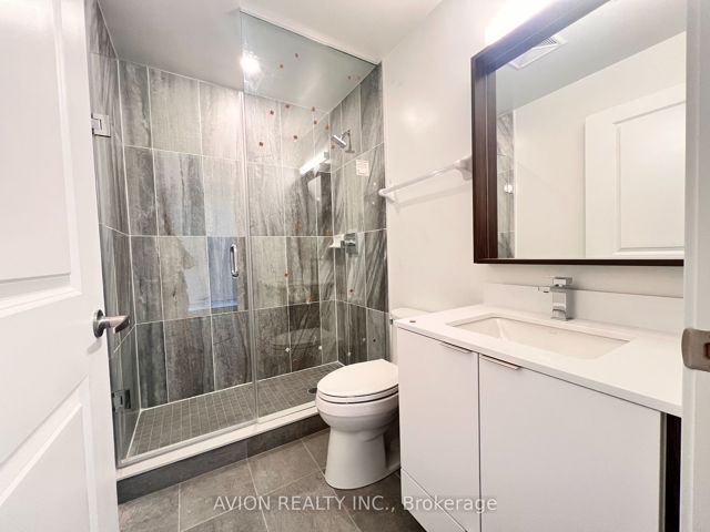 1411 - 543 Richmond St W