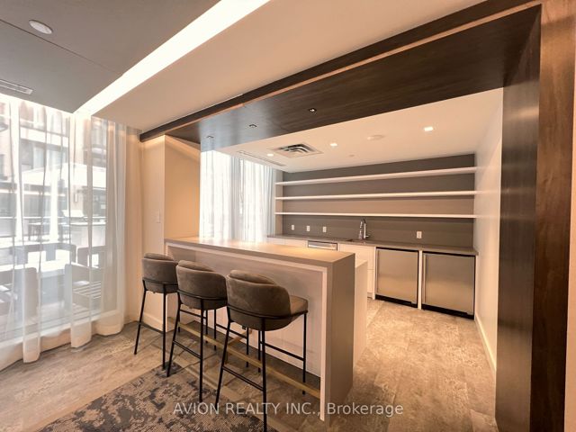 1411 - 543 Richmond St W