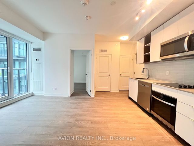 1411 - 543 Richmond St W