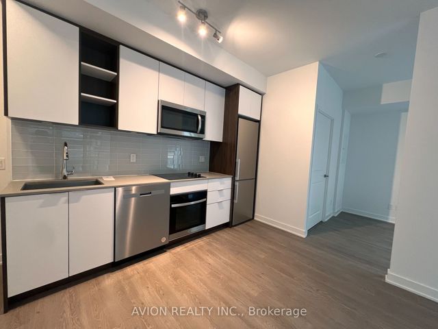 1411 - 543 Richmond St W