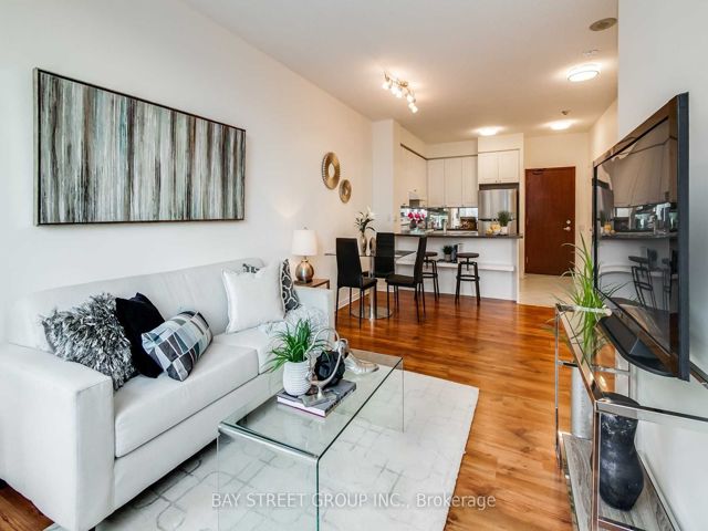 814 - 555 Yonge St