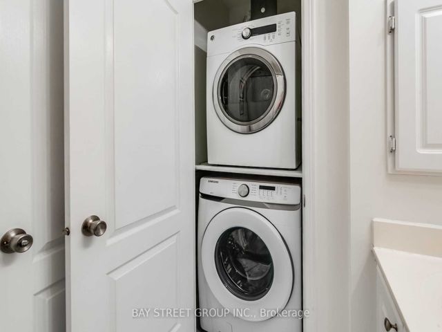 814 - 555 Yonge St